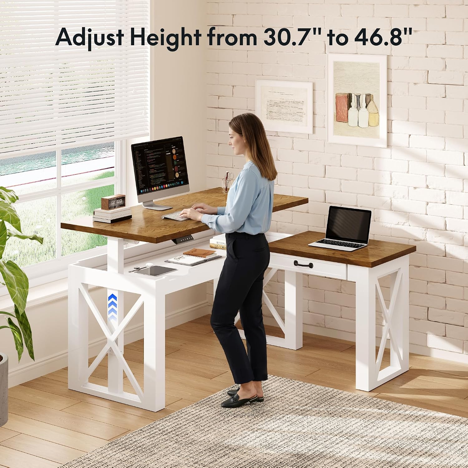 L字型スタンディングデスク（引き出し付き）、55x48インチ - Desk Setup L Shaped のレビューと価格