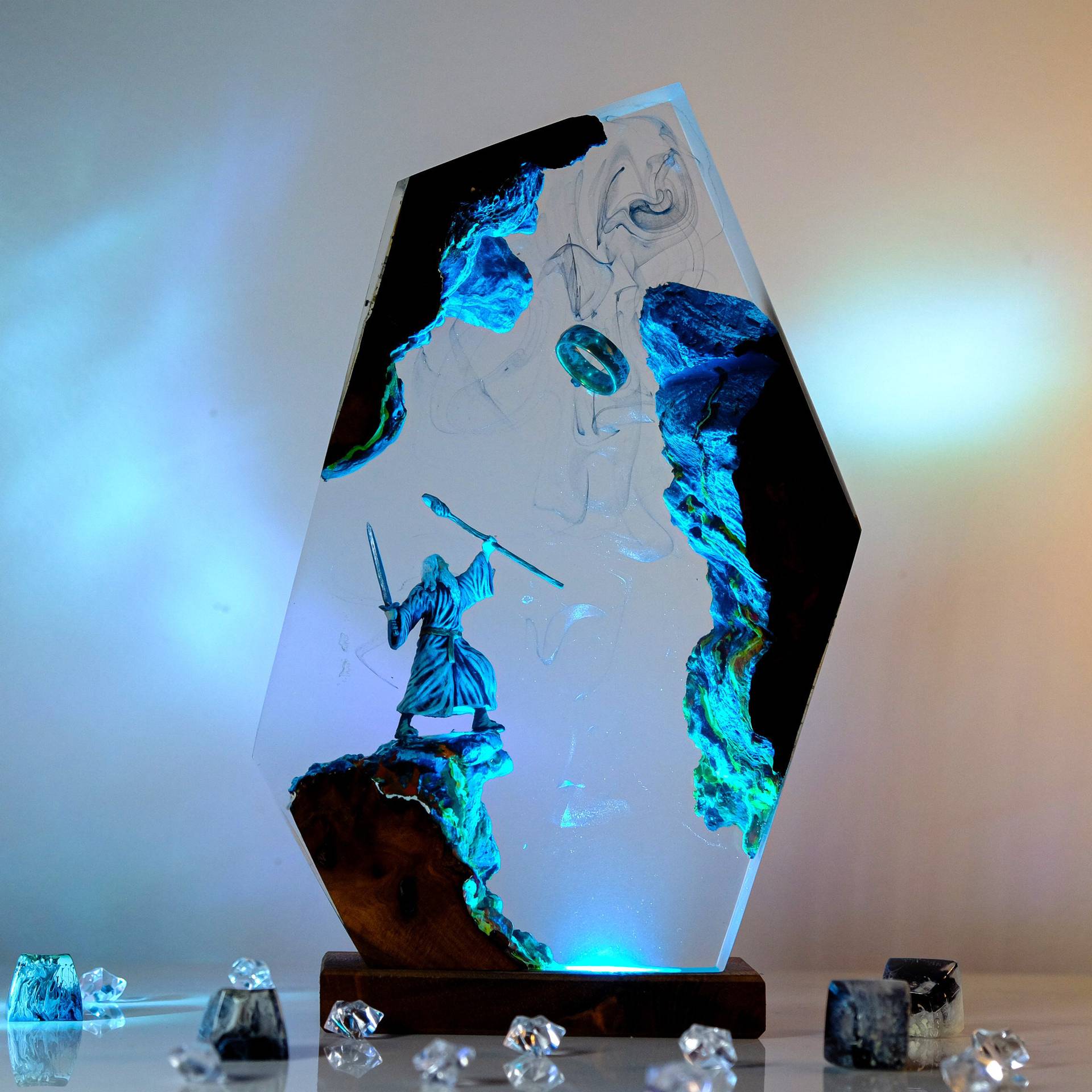 映画シーンフィギュアテーブル樹脂ランプマジックリングカラフル - Desk Setup Lamp のレビューと価格