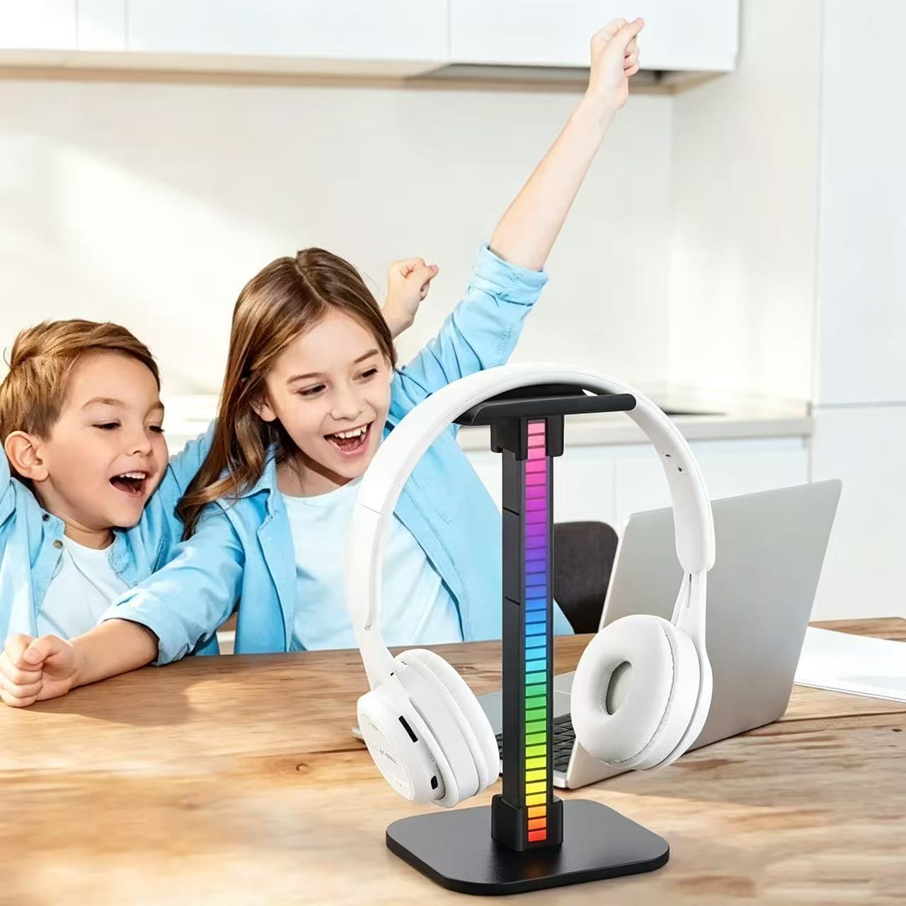 USBゲーミングヘッドホンスタンド RGBリズムライト付き  - Desk Setup Lamp のレビューと価格